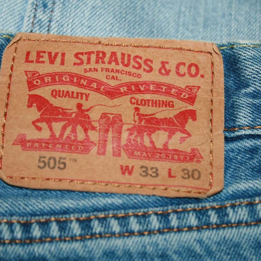 Mid Rise Levi Jeans - Picture 4 of 9